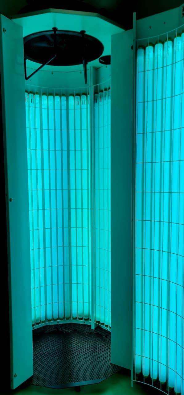 Interior cabina restaurada encendida turquesa